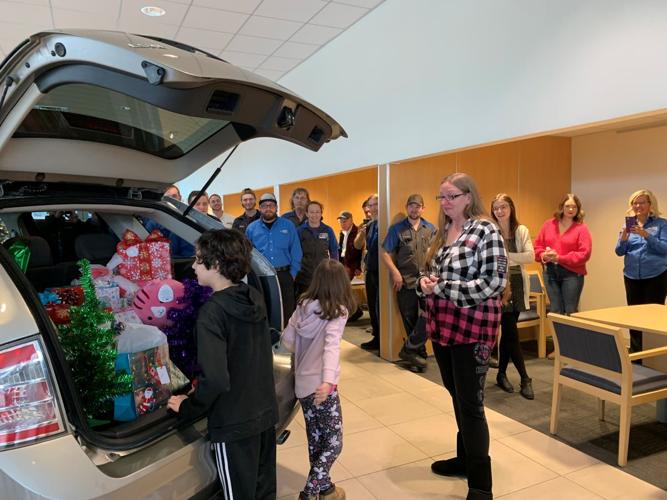 Stevenson family gifted reliable vehicle by Underriner Ford/Nissan