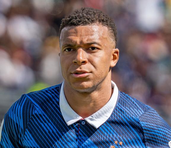 Kylian_Mbappe_France_v_Senegal_16_June_2026-391_(cropped)