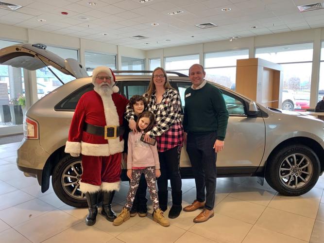 Stevenson family gifted reliable vehicle by Underriner Ford/Nissan