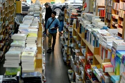 People in a bookstore in Hanoi after "The Sorrow of War" was honoured by Vietnam's government as one of the 50 greatest works of literature and art since reunification