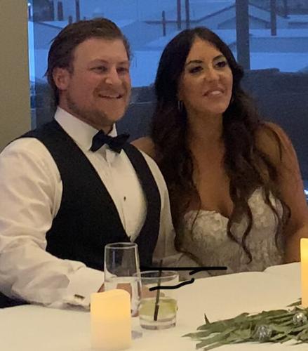 Sanders, Strong wed on Hayden Island