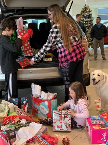 Stevenson family gifted reliable vehicle by Underriner Ford/Nissan