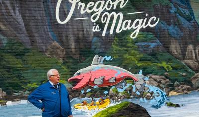 City celebrates Travel Oregon mural