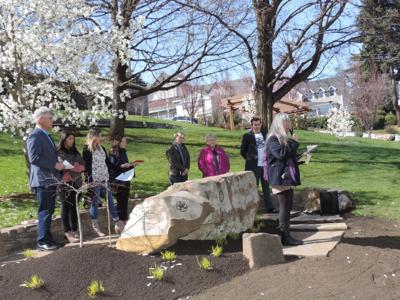 minoru yasui stone dedication, file.JPG