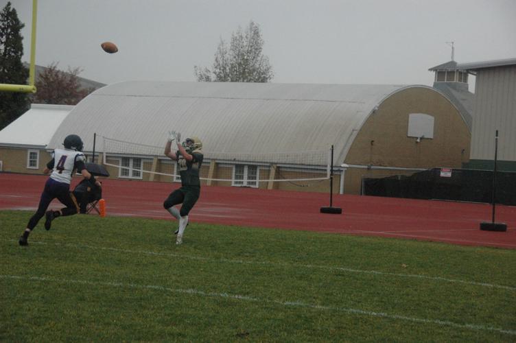 senior Joey Holloway.jpg