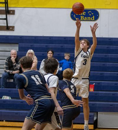 Max Graves (3) shoots the ball earlier this year.