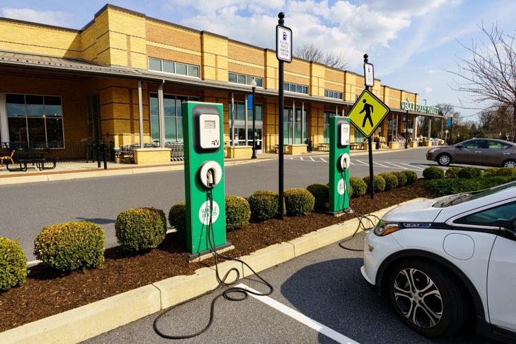 Lancaster,,Pa,,Usa,-,March,18,,2022:,An,Ev,Charging