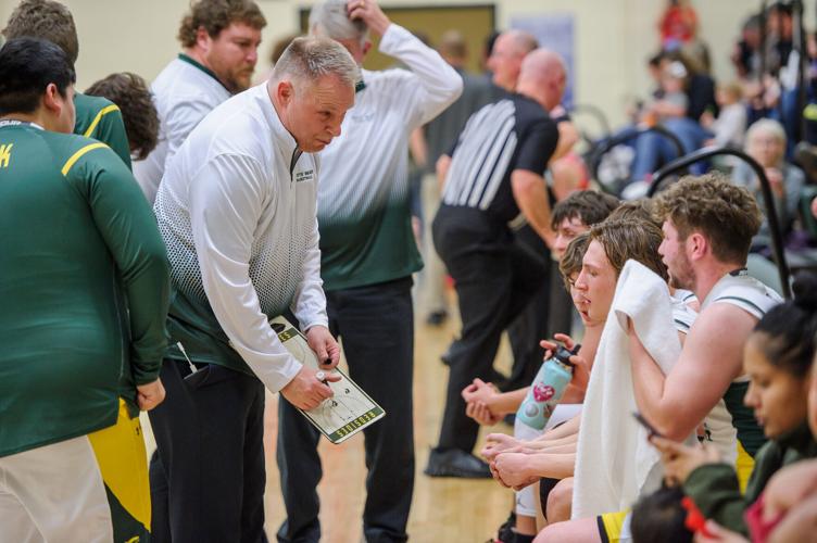 South Wasco County Huskies defeat Days Creek High Wolves
