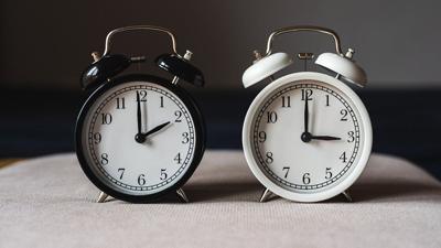 Daylight saving time and your heart: Why heart attacks spike after the spring time change