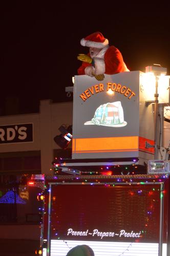 Hood River Tree Lighting and Firetruck Parade