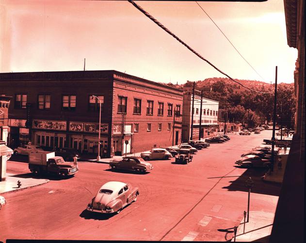 1951-Walther-Williams-Federal Overlooking Second.jpg