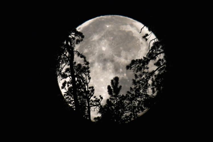 B IN SKY Sturgeon Moon setting 063.jpg