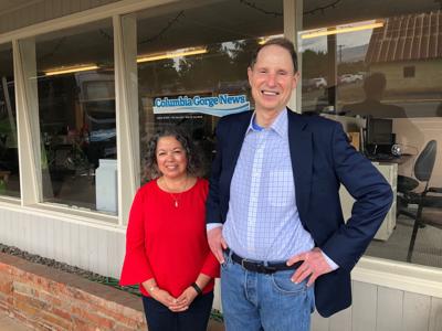 Wyden at Columbia Gorge News