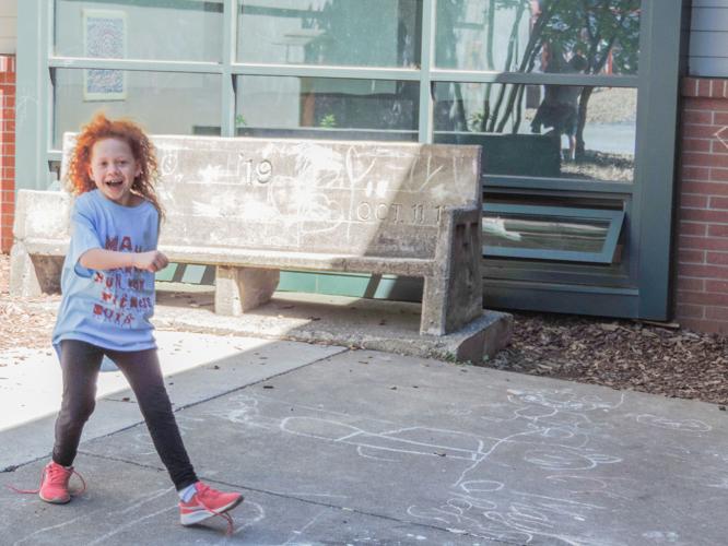 B10 icons, bench.JPG