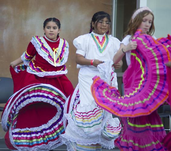 TDMS_festival_chenowith_dancers_4.jpg