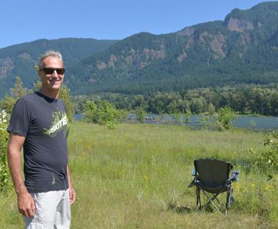 Bystanders come to man’s rescue in the nick of time