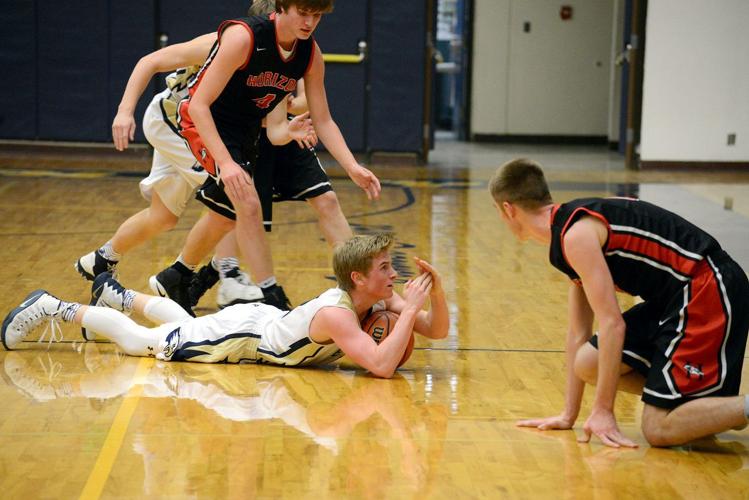 Despite ‘lumps and bumps,’ HRV boys basketball team looking forward to Columbia River Conference play