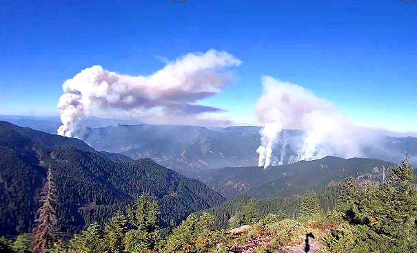 About 150 hikers trapped by fire at Eagle Creek Trail