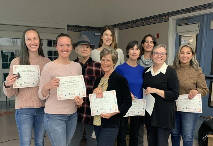 Central Gorge Master Gardeners receive completion certificates and awards 2022