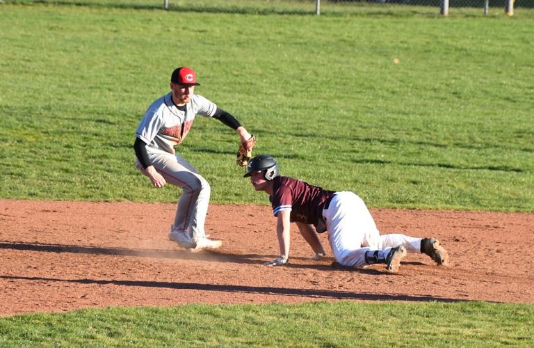 Nate Roth 2nd base and Stevenson p DSC_7348.JPG