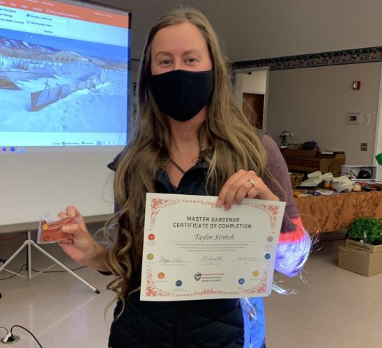 Central Gorge Master Gardeners receive completion certificates and awards 2022