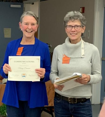 Central Gorge Master Gardeners receive completion certificates and awards 2022