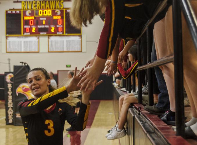 The Dalles volleyball versus Pendleton