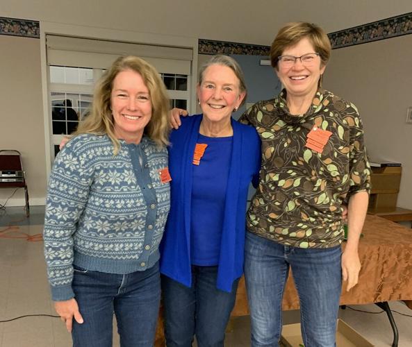 Central Gorge Master Gardeners receive completion certificates and awards 2022