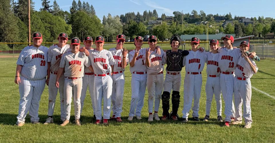 The Bruin baseball team after the 4-3 win against Hoquiam May 8.