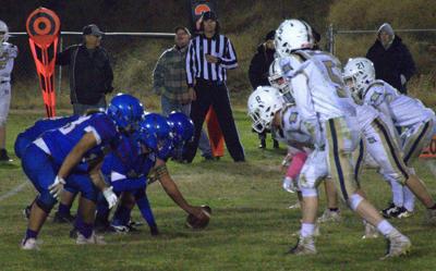 The Lyle/Wishram/Klickitat/Glenwood offense gets ready to snap the ball against Echo Zach Thummel photo
