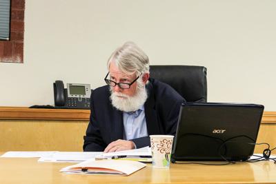 Orchardist Mike Oates starts new challenge as Hood River County Board Chairman