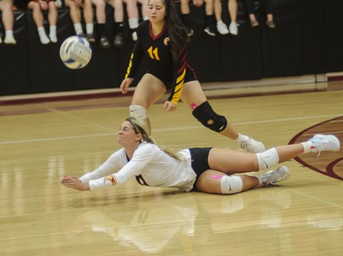 The Dalles volleyball versus Pendleton