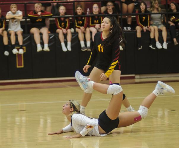 The Dalles volleyball versus Pendleton