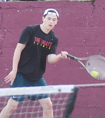 TD boys' tennis nets win over Pendleton