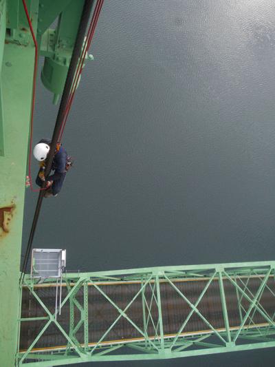 Bridge work in Hood River