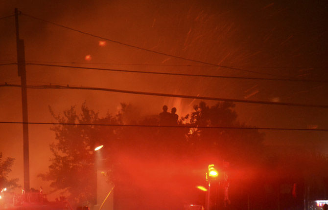 Fire threatens The Dalles homes