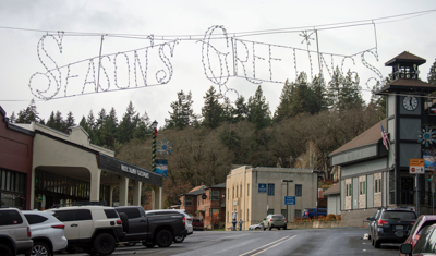 White Salmon holiday lights