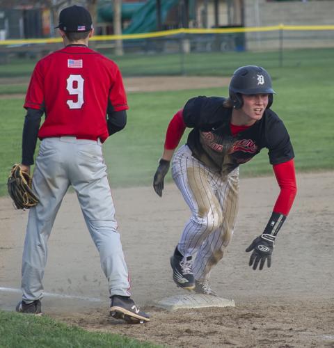04-13 CHS vs DHS BB_mbg1901.JPG