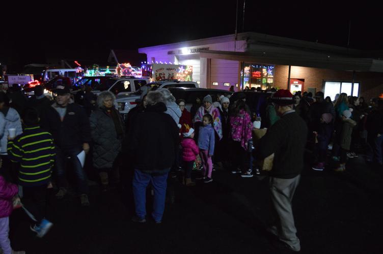 Gathering crowd.JPG