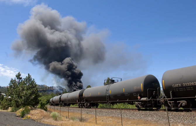 Mosier train derailment spills oil, sparks fire