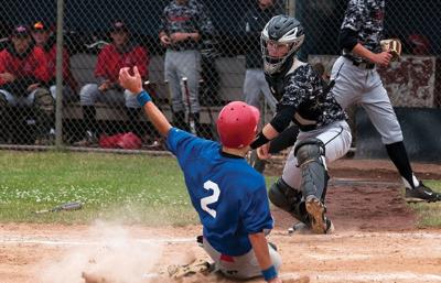 Hustlers fall in away pitchers’ duel