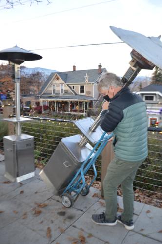 12-2 restaurants, 3 rivers grill vert,.JPG