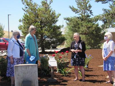 TD never forget garden