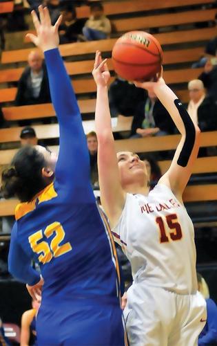 TD puts up a good fight versus 6A Barlow