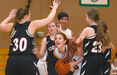 Huskies impose will on Horizon