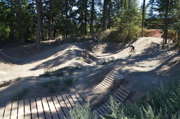 SPORTS hr bike track 2.JPG