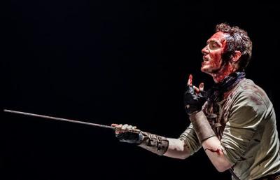 ‘Thor’ actor Hiddleston returns to first love in theater