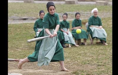 Amish gather a last time before prison terms start