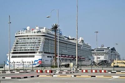 Mideast war traps 20,000 seafarers, 15,000 cruise passengers in Gulf