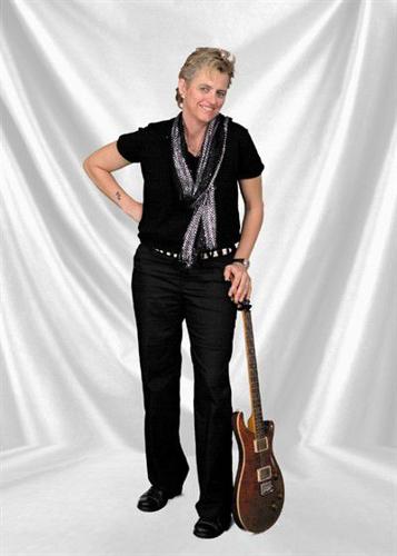 Sonny Hess shows her hand on new ‘All Aces’